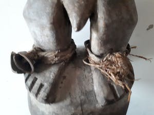 Niet of onleesbaar gesigneerd - SONGYE - Fetish beeld - Hout en ijzer kopen? Bied vanaf 10!