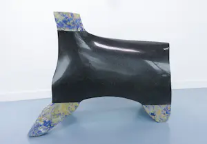 Jos Kuppens - Zwaar beeld van graniet en sodaliet, Geabstraheerd dierfiguur kopen? Bied vanaf 1000!