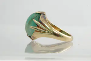 71- Vintage14Krt gouden ring met ovalen cabuchon geslepen groene steen kopen? Bied vanaf 270!
