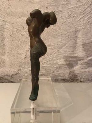 Niet of onleesbaar gesigneerd - Bronzen sculptuur, erotisch naakt kopen? Bied vanaf 1!