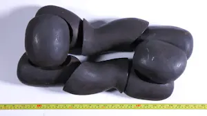 Leonie Molenaar - Bronzen sculptuur, Twee liggende figuren kopen? Bied vanaf 200!