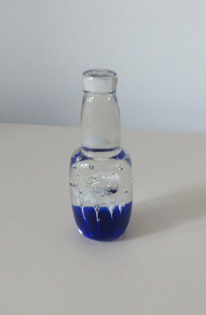 Niet of onleesbaar gesigneerd - Kegelvormige glazen presse papier kopen? Bied vanaf 1!