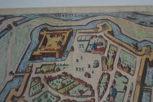 Curiosa - GRAVELINGA, VRBS MARITIMA, OLIM PORTV AMPLISSIMO FAMOSA. Kaart uit 1585 kopen? Bied vanaf 85!