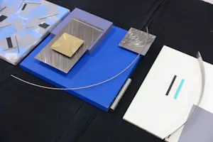 Menno Meijer - Lot van drie 3d-geometrisch-abstracte werken in gemengde techniek (verf, metaal) kopen? Bied vanaf 50!