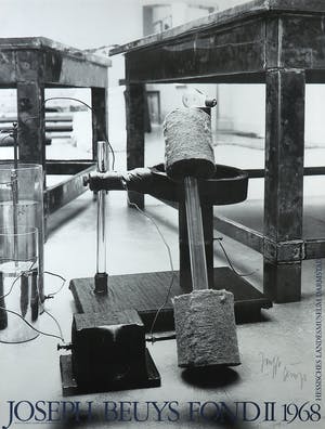Joseph Beuys - Gesigneerd affiche Fond II Hessische Landesmuseum Darmstadt - Ingelijst (Groot) kopen? Bied vanaf 1!
