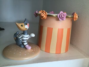 Rosina Wachtmeister - Grote sierdoos met kattenbeeld “ Lea “ kopen? Bied vanaf 55!