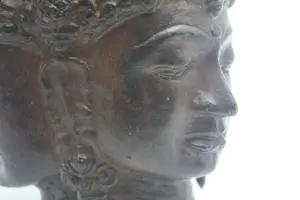 Niet of onleesbaar gesigneerd - Zeer Oude Drie Koppige Bronzen Boehda Sculptuur (1800) kopen? Bied vanaf 1!