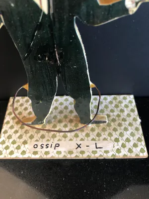 Ossip - Vrolijk mannetje met veer kopen? Bied vanaf 79!