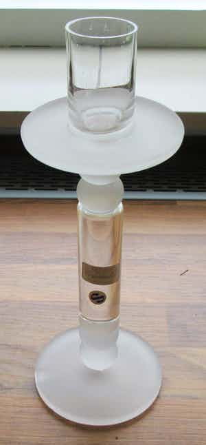 Niet of onleesbaar gesigneerd - Crystalex design kristallen kandelaar verkocht voor € 10!