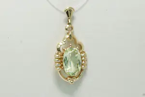 Acheter78 - Klassiek 14Krt gouden hanger met grote ovale lichtgroene edelsteen? Enchérissez de 160!