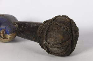 Vili - Hout, Reliekbeeld (Gezicht met twee kleuren) kopen? Bied vanaf 1!
