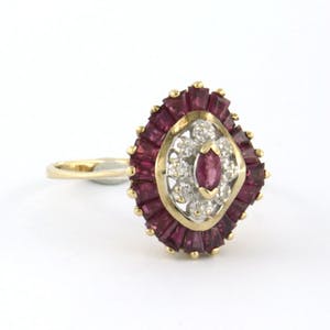 BWG bicolor cocktail ring bezet met robijn en diamant totaal 0.03ct - G/H - SI kopen? Bied vanaf 130!