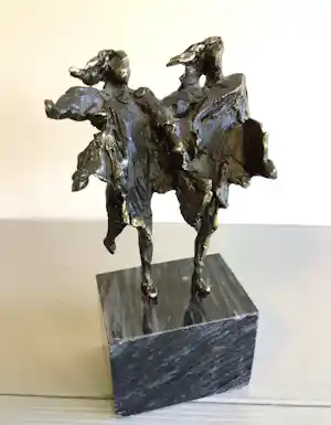 Bernadette Leijdekkers - Sculptuur “ Samen de tegenwind doorstaan “ verkocht voor € 130!