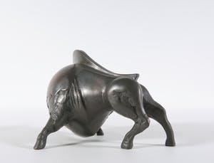 Frans van Straaten - Futuristische bronzen stier kopen? Bied vanaf 800!