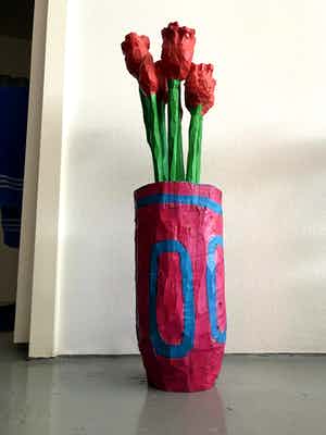 Peter Bastiaanssen - Rode Rozen in Paarse Vaas - Hout verkocht voor € 1!