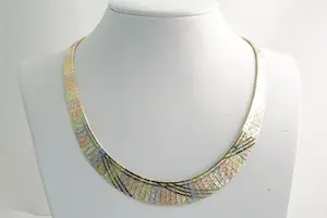 Acheter01- Fraai & sierlijk 14 krt gouden tricolor Halssieraad / Choker- gekeurd? Enchérissez de 960!
