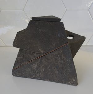 Niet of onleesbaar gesigneerd - Studio Keramische Avantgardistische theepot kopen? Bied vanaf 10!