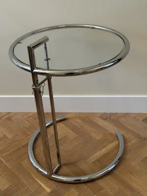 Eileen Gray - Toegeschreven verstelbare bijzettafel E 1027 kopen? Bied vanaf 175!