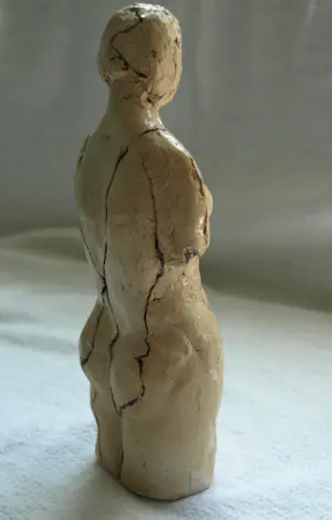Niet of onleesbaar gesigneerd - Keramieken beeldje , Femme imparfaite – gesigneerd ‘T.S’ kopen? Bied vanaf 1!