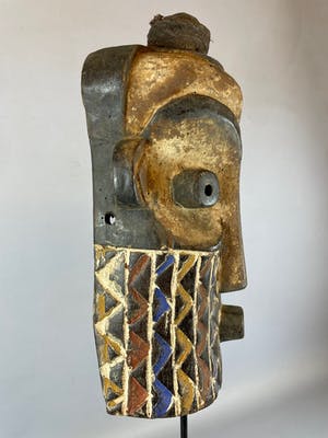 Pende - 220306 African mask from the Pende - Congo. kopen? Bied vanaf 45!