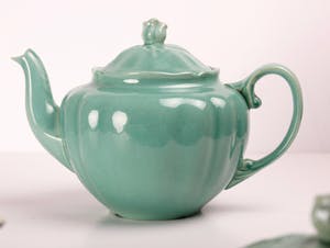 Plateelbakkerij Zuid-Holland - Groen art deco servies met floraal decor en oramentatie 1930's kopen? Bied vanaf 19!