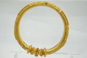 47 - Mooi met Oosterse motieven bewerkte 22Krt geel-gouden armband kopen? Bied vanaf 1350!