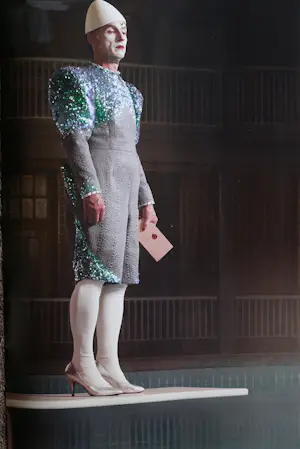 Erwin Olaf - Erwin Olaf exhibition 'Unheimlich Schön' | poster kopen? Bied vanaf 99!