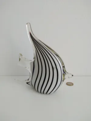 Niet of onleesbaar gesigneerd - zware maanvis in glas, zwart/wit kopen? Bied vanaf 1!