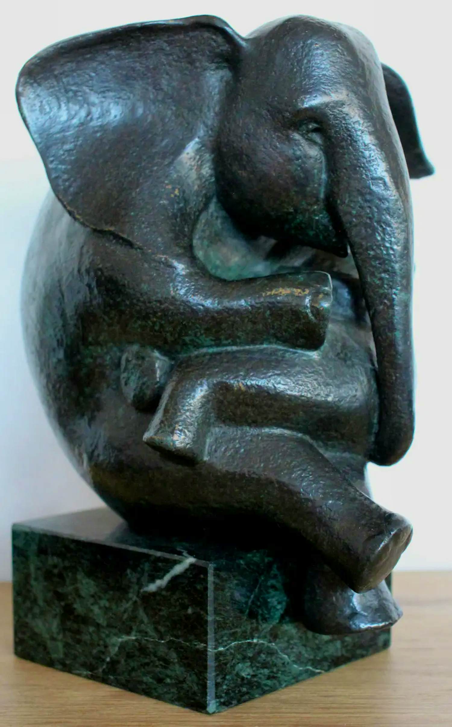 Miep Maarse - Bronzen sculptuur: Parasol (Moeder olifant met kind) - 2001 kopen? Bied vanaf 1250!