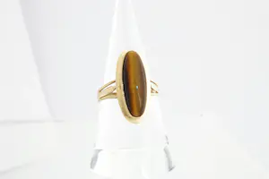 170 - Klassiek model ovalen 18 Krt geel gouden ring met tijgeroog edelsteen kopen? Bied vanaf 110!