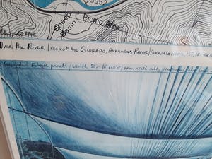 Christo - Over the river - Grote Litho in plexibox - handgesigneerd kopen? Bied vanaf 650!