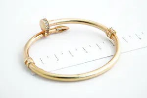 110 - Mooie 18 Krt rosé gouden design "spijker" armband - Cartier model kopen? Bied vanaf 390!