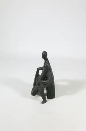 M.A.J. Neger - Gipsen beeld, Celliste kopen? Bied vanaf 1!