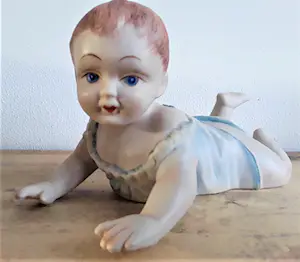 Niet of onleesbaar gesigneerd - Originele nostalgische keramische tweeling baby beeldjes (jaren 40) kopen? Bied vanaf 1!