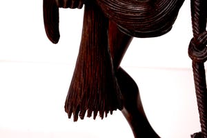 Niet of onleesbaar gesigneerd - Grote tropisch houten sculptuur - Visser met net - Djati hout - Fillipijnen kopen? Bied vanaf 1!