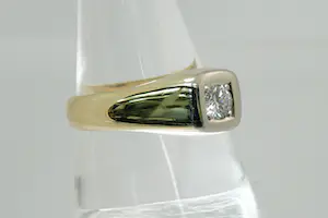 87 - Zo goed als nieuwe 14krt gouden solitair ring met 0.31ct top (H/vs) diamant kopen? Bied vanaf 270!