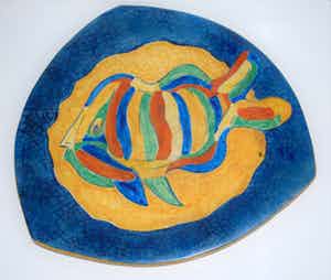 Niet of onleesbaar gesigneerd - keramisch bord gesigneerd K verkocht voor € 10!