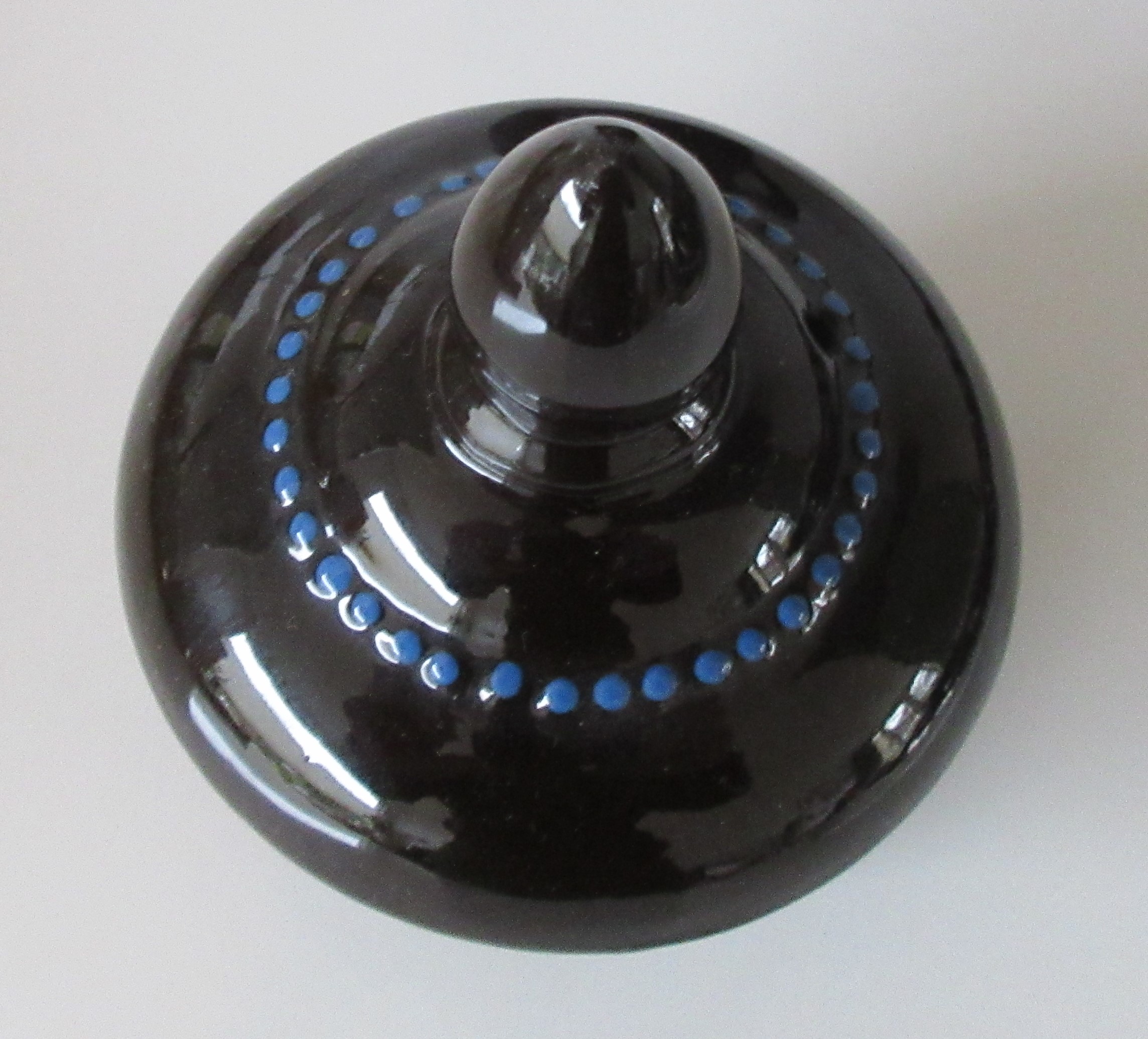 Niet of onleesbaar gesigneerd - Hand gedecoreerde aardewerken Chocolade kan kopen? Bied vanaf 1!