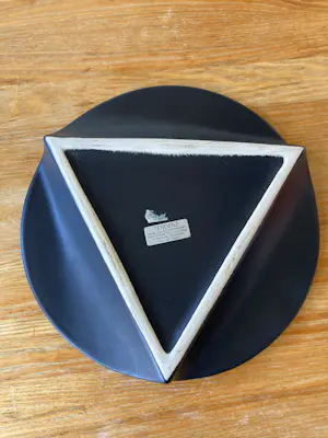 Jeroen Bechtold - Elegante design schaal van Jeroen Bechtold – sculpturaal , jaren 80ig kopen? Bied vanaf 75!