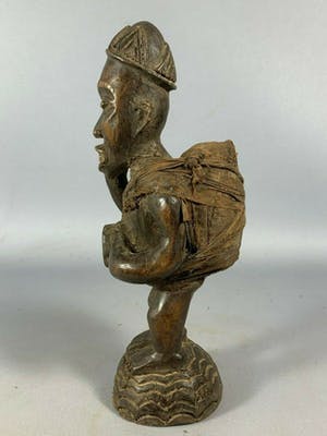 Bakongo - 200723 - Old Tribal used African Bakongo protection figure - Congo. kopen? Bied vanaf 75!