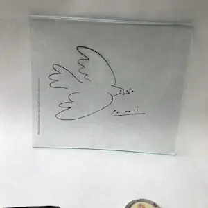 Pablo Picasso - glazen schaal + Clip met afbeelding van de vredesduif van Picasso kopen? Bied vanaf 1!