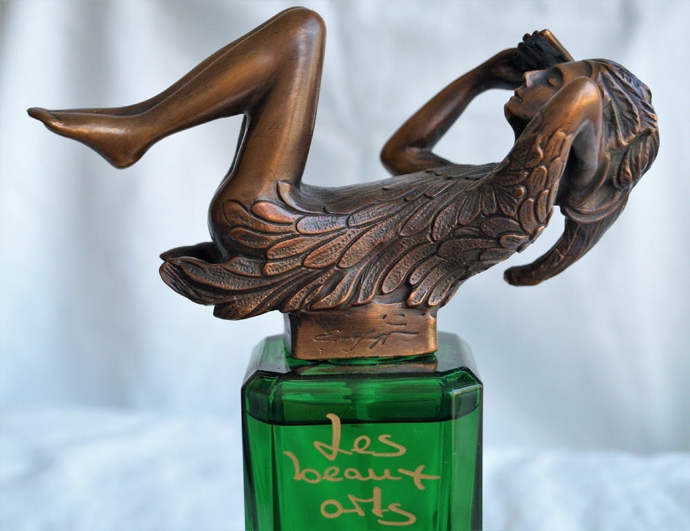 Ernst Fuchs - Bronzen beeld op parfumfles , Papageno – 1998  kopen? Bied vanaf 175!