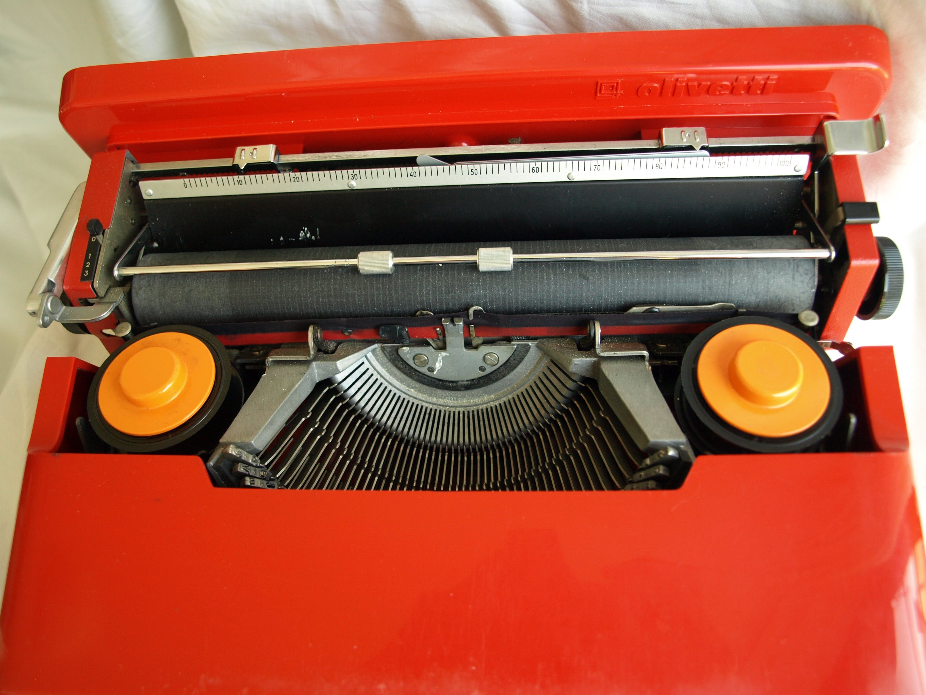 Ettore Sottsass - Valentine portable typewriter voor Olivetti – Italië 1969 kopen? Bied vanaf 75!