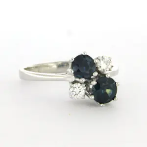 14k wit gouden ring bezet met saffier en briljant geslepen diamant tot. 0.19ct kopen? Bied vanaf 385!