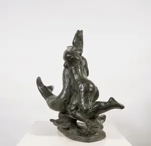 Nic Jonk - Dynamisch gepatineerd bronzen beeld, Vrouw met walvis kopen? Bied vanaf 1250!