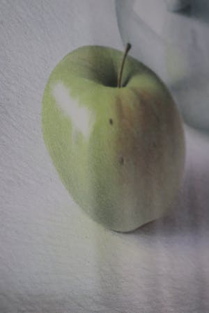 Olav Cleofas van Overbeek - Stilleven met karaf en appel kopen? Bied vanaf 40!