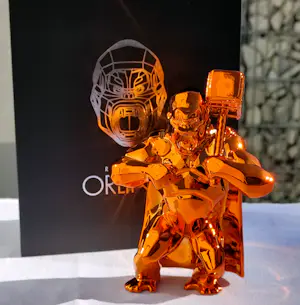 Richard Orlinski - HAMMER KONG SPIRIT (ORANGE EDITION) kopen? Bied vanaf 240!