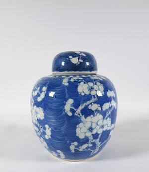 Niet of onleesbaar gesigneerd - 19e eeuwse Chinees porseleinen gemberpot kopen? Bied vanaf 1!