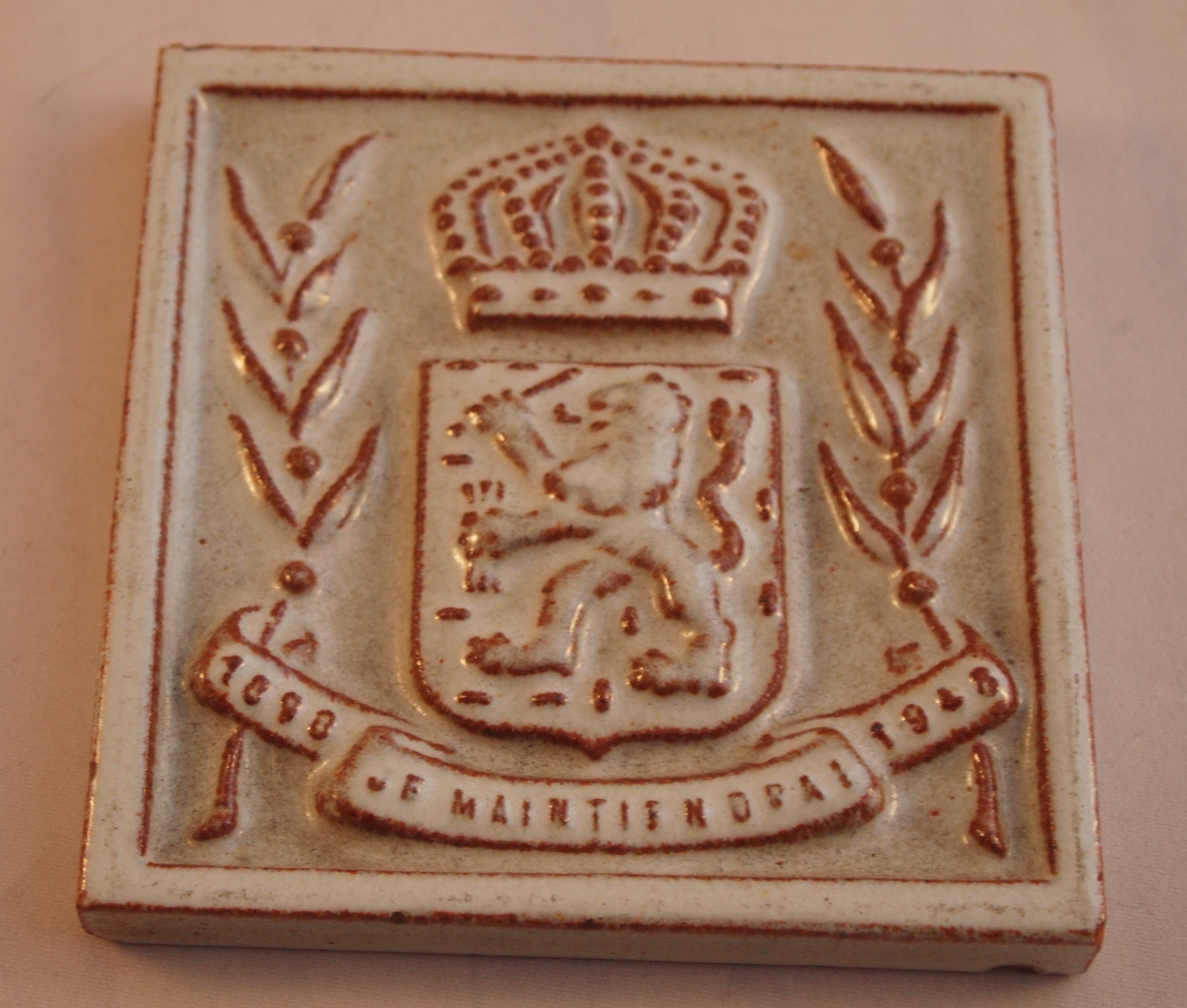 Faience- en Tegelfabriek Westraven - en plateelfabriek Royal Goedewaagen - twee cloisonne tegels  kopen? Bied vanaf 15!