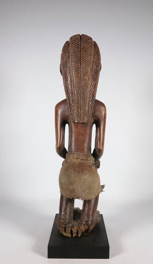 Tabwa - Hout, Gehurkt vrouwenfiguur kopen? Bied vanaf 1!